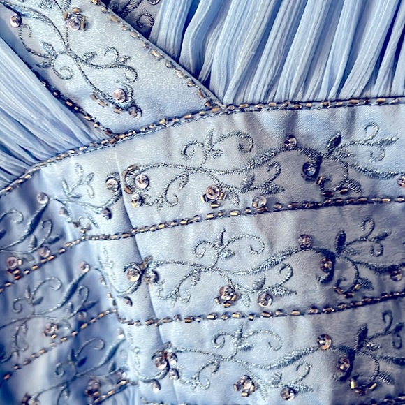 DAVIDS BRIDAL Blue Grecian Sleeveless V Neck Embroidered Midi Prom Dress 4 NWOT - Picture 10 of 12